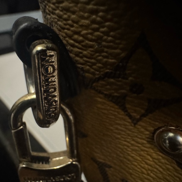 Louis Vuitton Monogram Box Bag in Brown with Gold Hardware - Picture 5 of 10